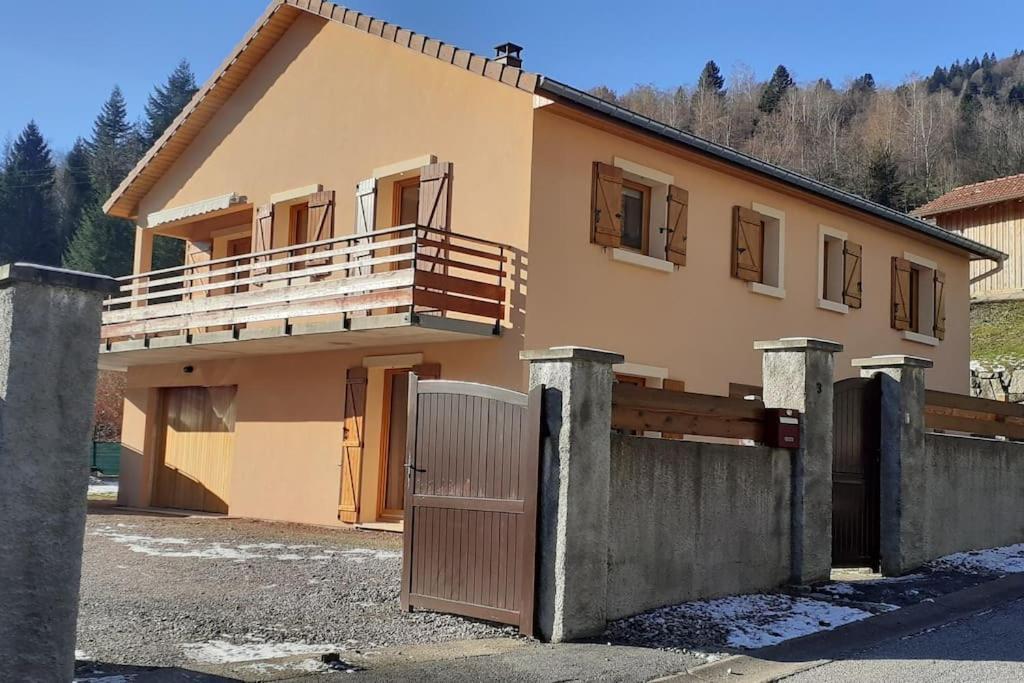 Les Randogodilleurs Avec Jacuzzi A 2Kms Des Pistes Et 350M Du Theatre Du Peuple ! Vila Bussang Exterior foto